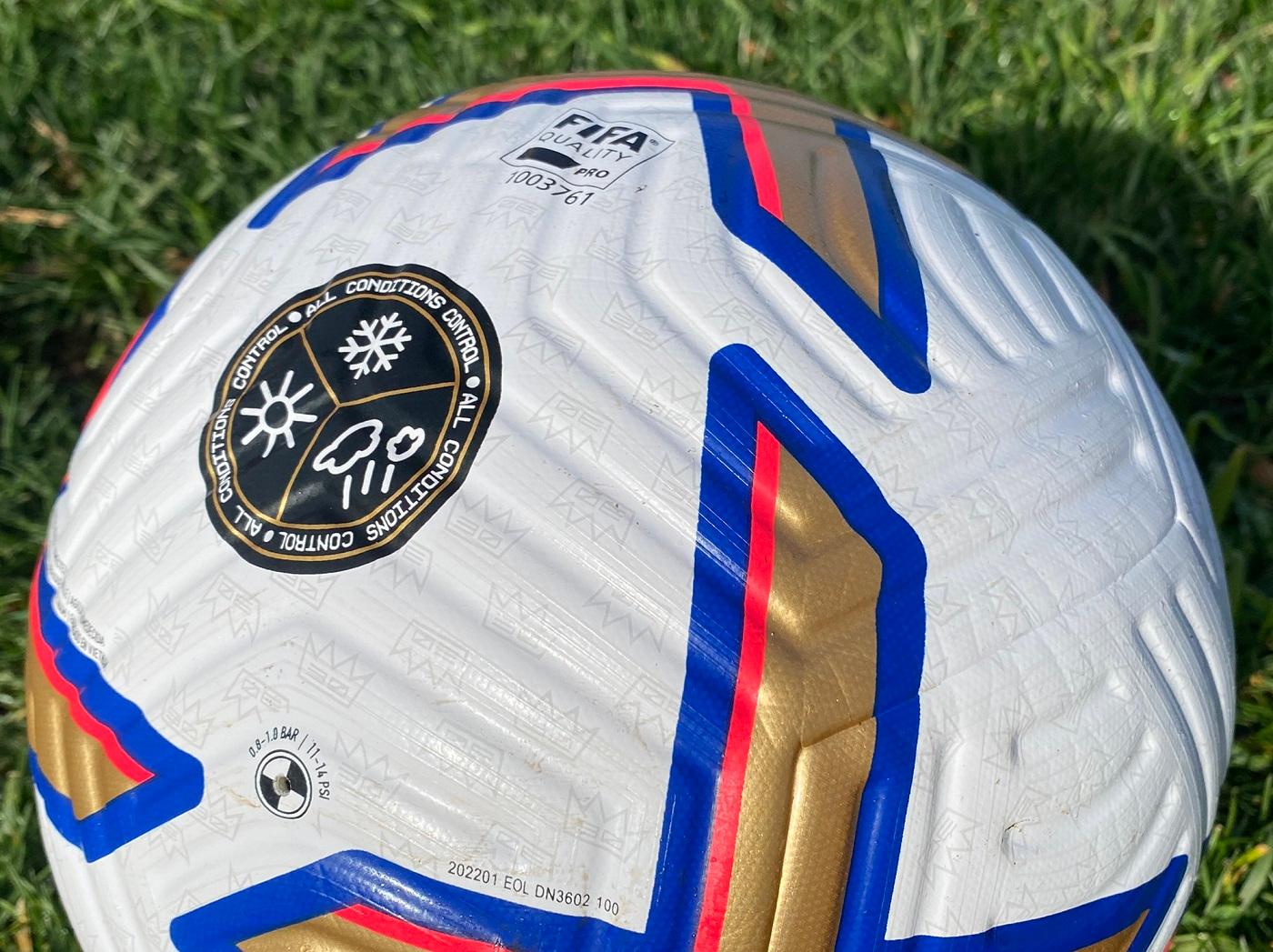 Nike Premier League Flight Soccer Ball 2022 Pro Review | SOCCER.COM